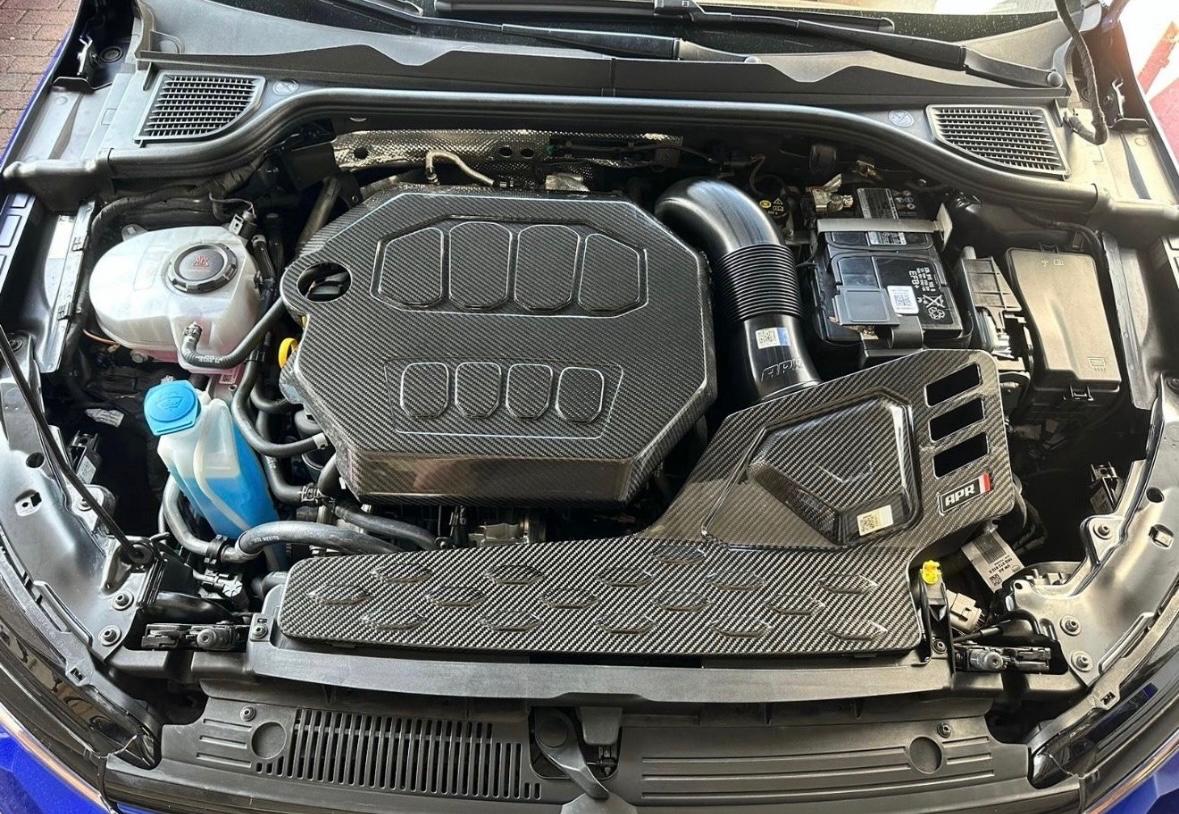 Golf 8R Performance Akravopic